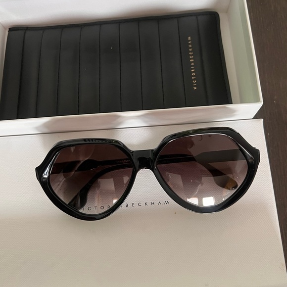 Victoria Beckham Accessories Victoria Beckham Sunglasses Vb624s 0